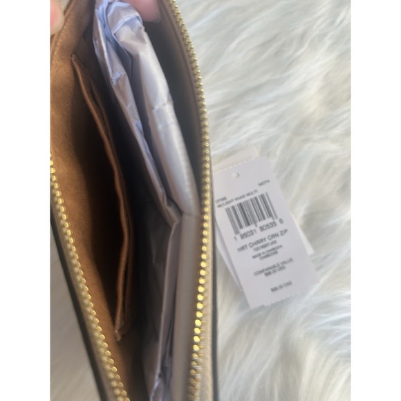 Coach Heart Cherry Corner Zip Wristlet Signature Canvas Khaki CF398 New - Picture 4 of 6